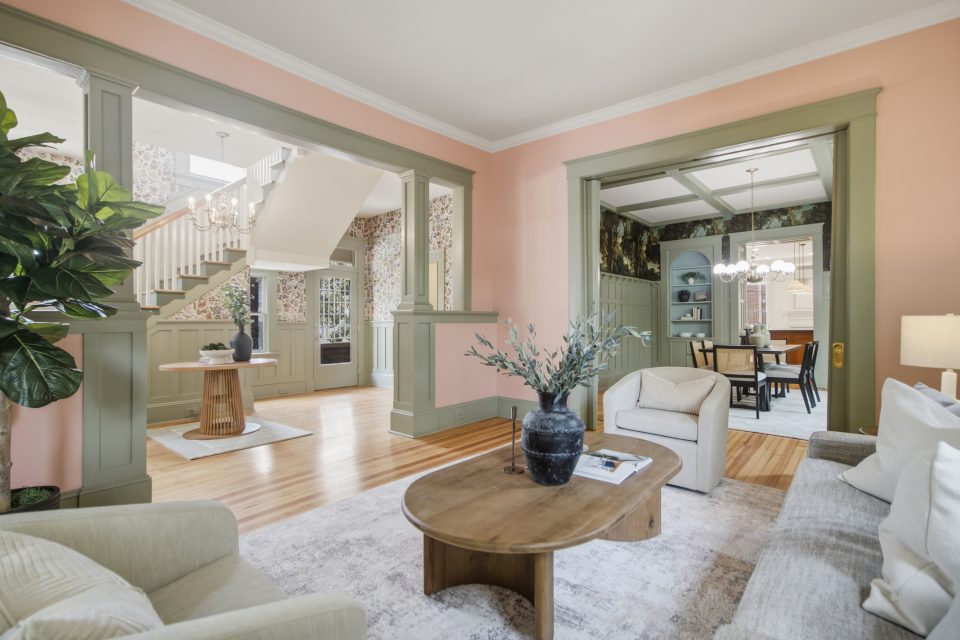 Front porch and arrival at 173 Tradd Street