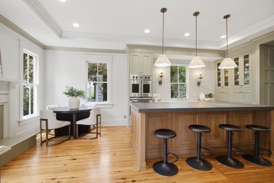 Living room at 173 Tradd Street