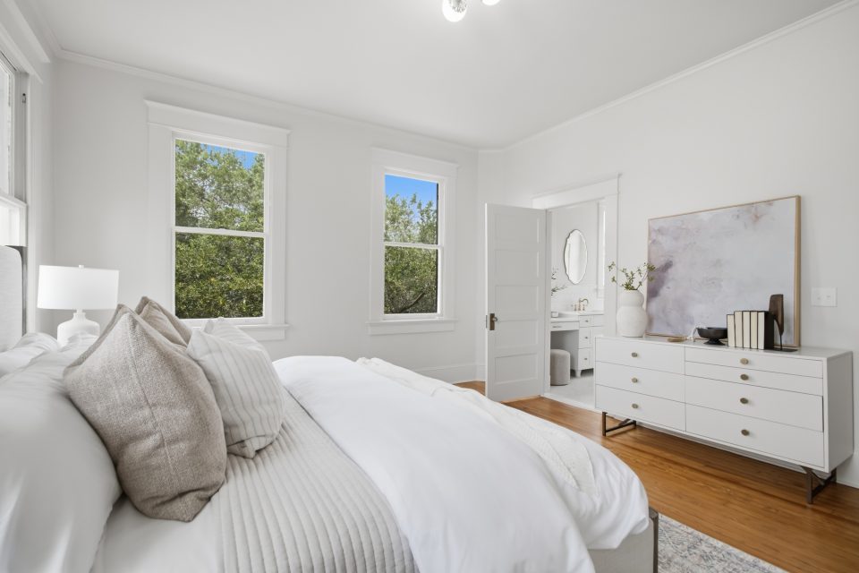 Custom kitchen and marble work surfaces at 173 Tradd Street