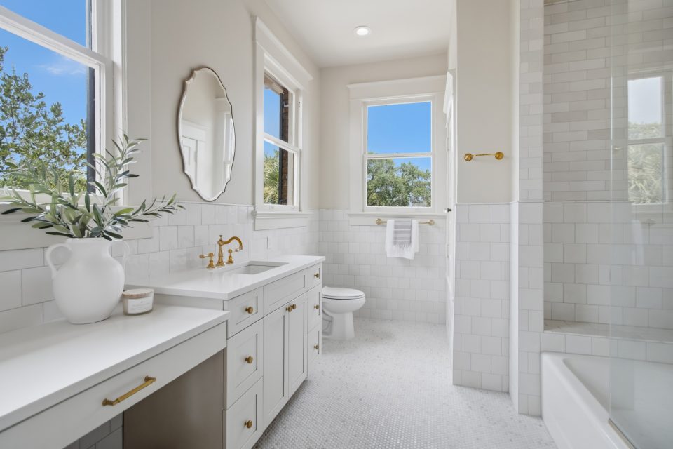 Custom kitchen and marble work surfaces at 173 Tradd Street