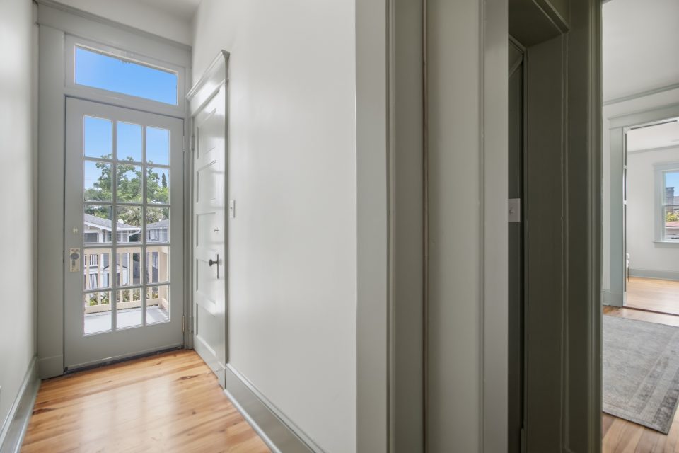Custom kitchen and marble work surfaces at 173 Tradd Street