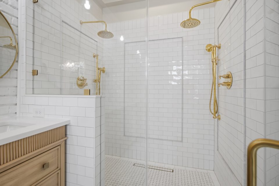 Bedroom suite at 173 Tradd Street