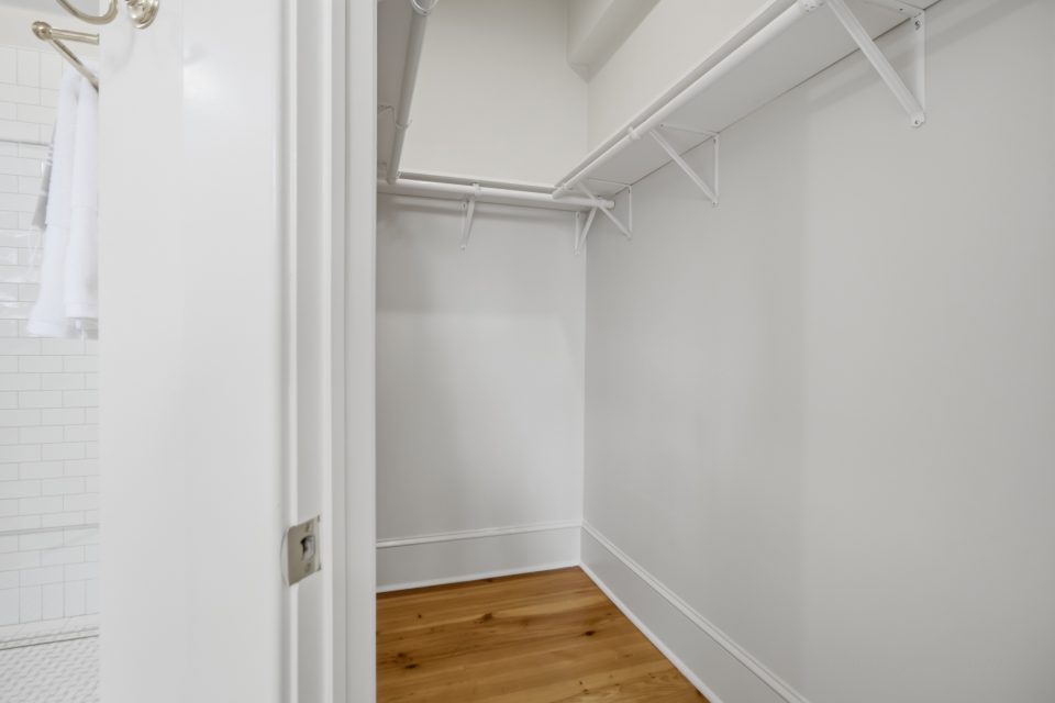 Bath and upper-level rooms at 173 Tradd Street