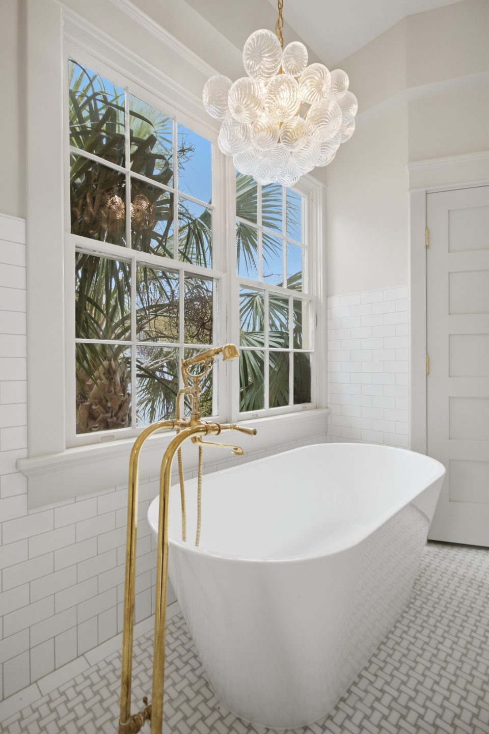 Bath and upper-level rooms at 173 Tradd Street