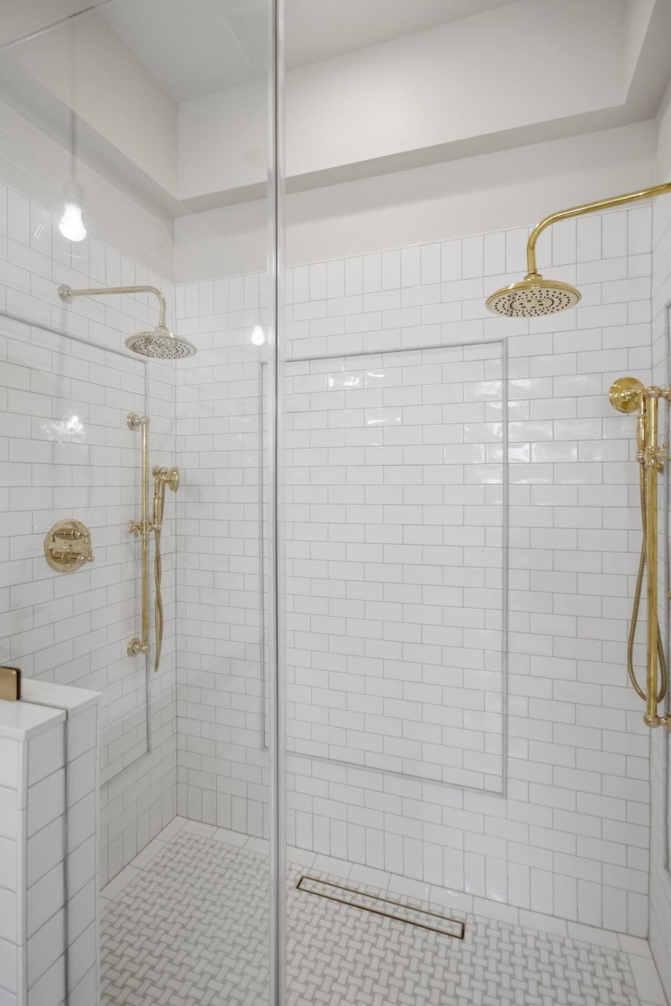 Bath and upper-level rooms at 173 Tradd Street
