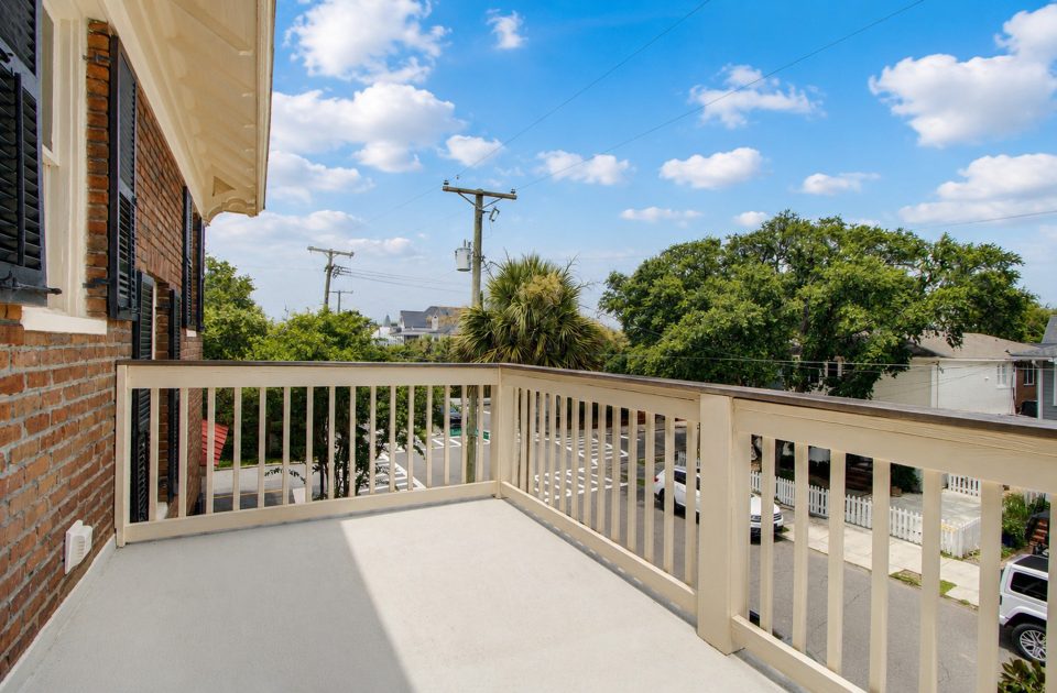 Private suite at 173 Tradd Street