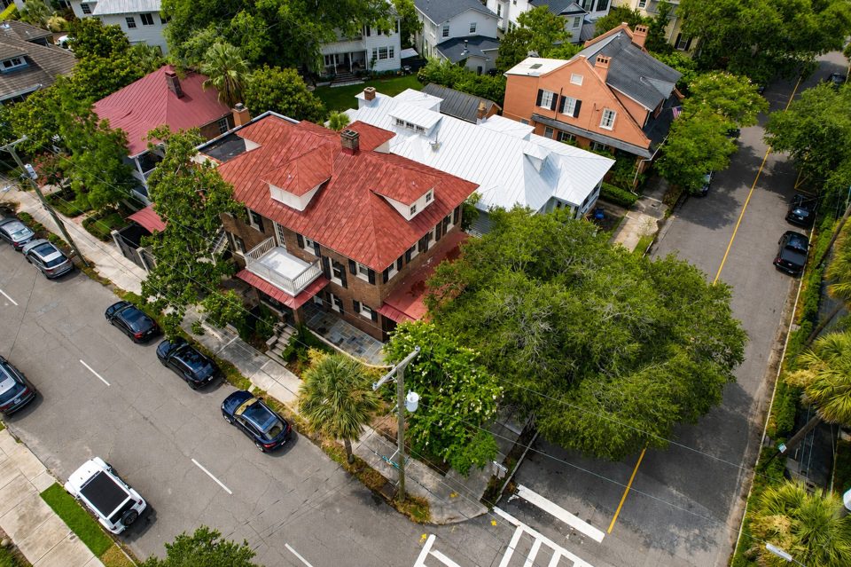 South of Broad setting at 173 Tradd Street